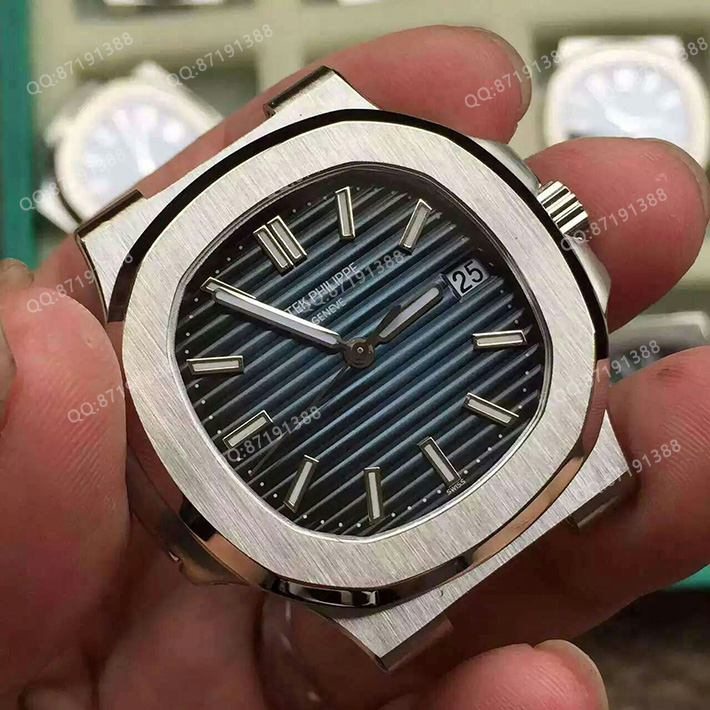 百达翡丽5711/1A-010 一比一高精仿百达翡丽PATEK PHILIPPE Nautilus系列5711/1A-010 Joaillerie休闲版 蓝面三针瑞士机械腕表