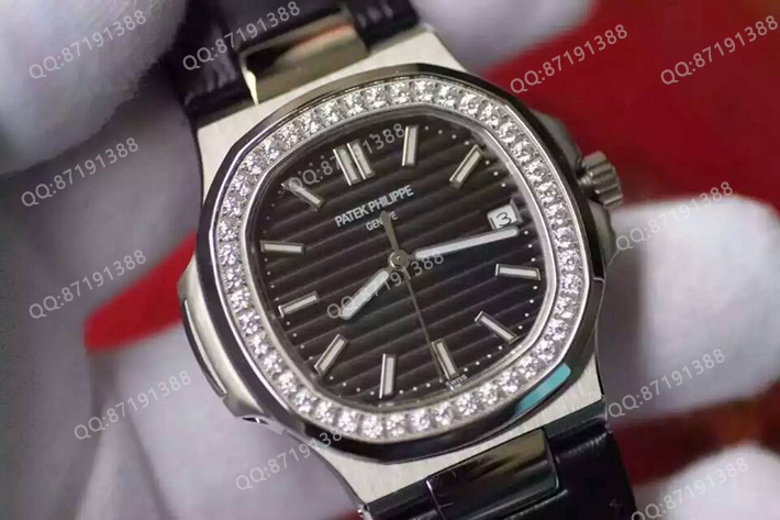 百达翡丽5711 一比一高精仿百达翡丽PATEK PHILIPPE 运动系列NAUTILUS 5711 黑面 自动上链机械男士皮带